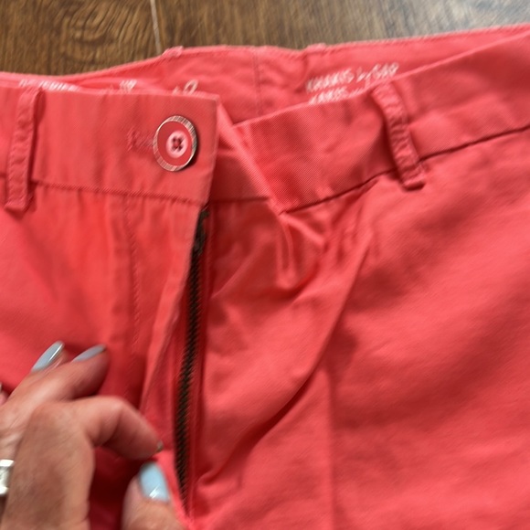 Khakis by GAP Boyfriend Roll-up Shorts - Picture 8 of 10